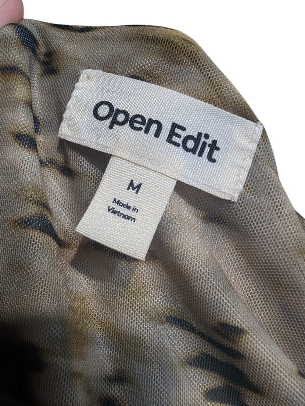 Open Edit NWT Olive Shadow Dye Ruched Mesh Long Sleeve Top Size Medium - Picture 5 of 8